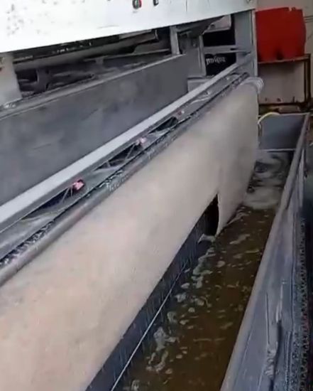 Picture of  آلة غسيل سجاد صناعية و نشافه سجاد 