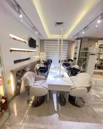 Picture of صالون نسائي في صباح السالم قطعة 1 